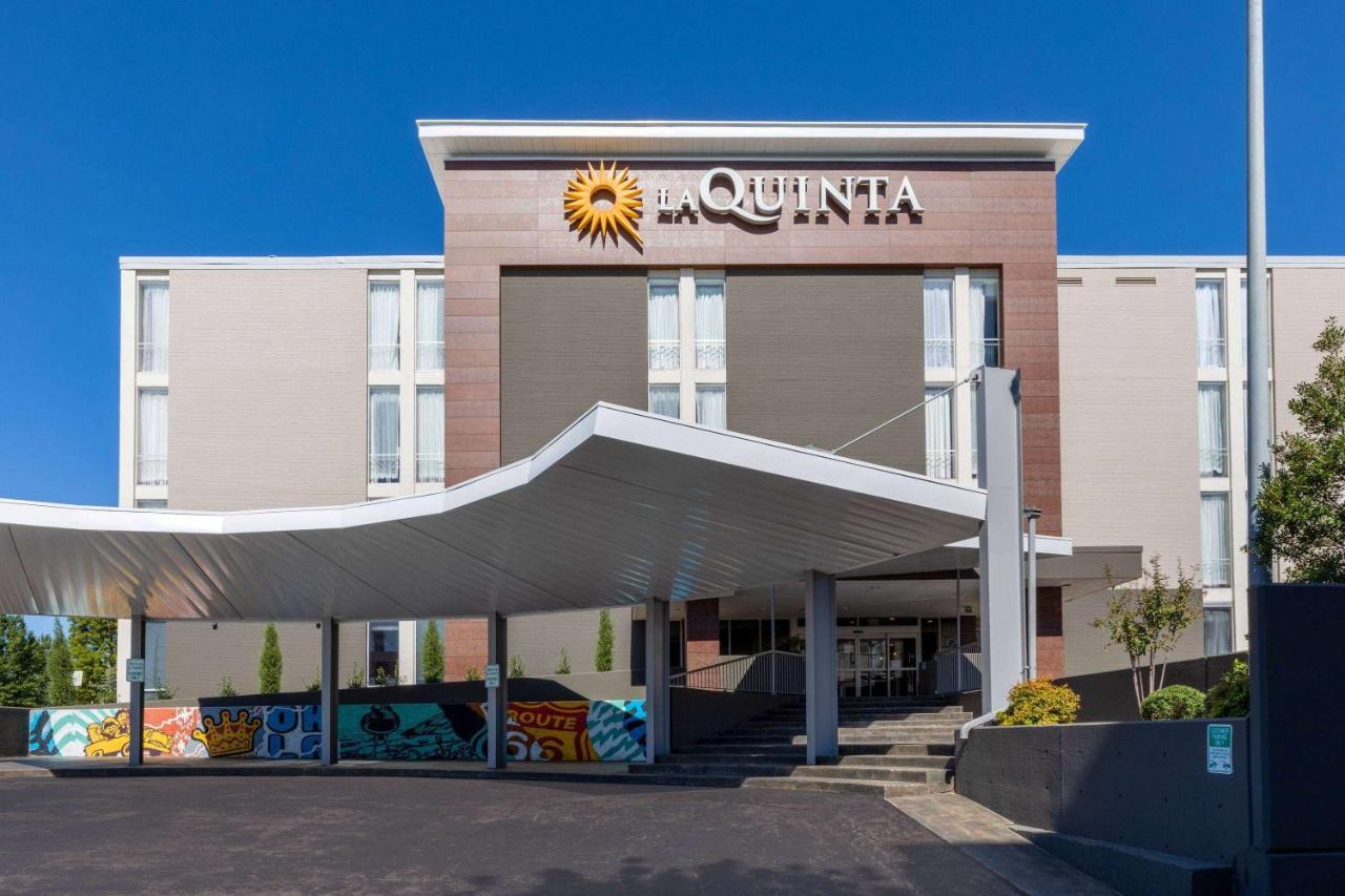 La Quinta Inn & Suites By Wyndham Tulsa Downtown - Route 66 Exterior foto