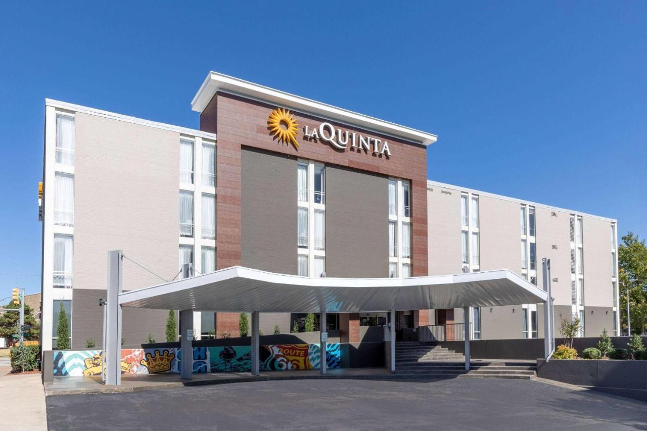 La Quinta Inn & Suites By Wyndham Tulsa Downtown - Route 66 Exterior foto